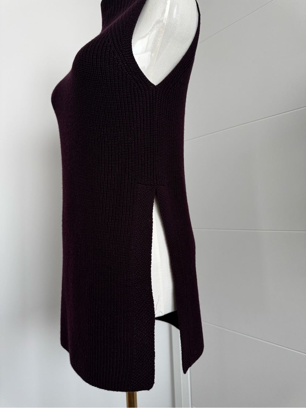 Aritzia Sleeveless Wool Knit Tunic in Deep Plum Palmier Sweater Vest
